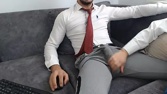 Snapshot of Naughtb0y chatting on 07/10/26, 10:40 Naughtb0y online show from 07/10/26, 10:40