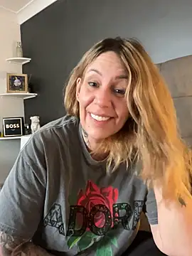 Snapshot of blondebitch2 chatting on 02/03/25, 12:14 blondebitch2 online show from 02/03/25, 12:14