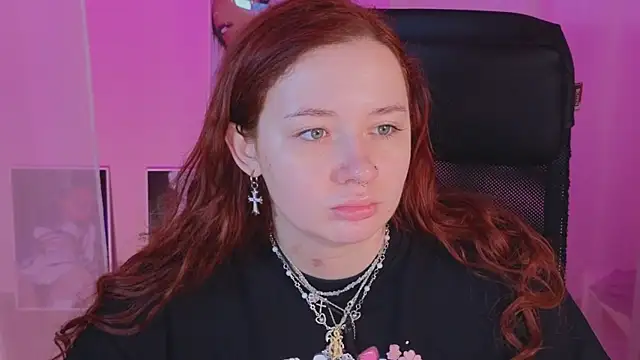 Snapshot of carolina_elf chatting on 01/11/25, 07:49 carolina elf online show from 01/11/25, 07:49