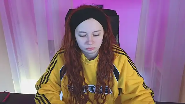 Snapshot of carolina_elf chatting on 01/14/25, 08:20 carolina elf online show from 01/14/25, 08:20