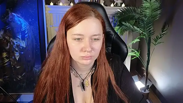 Snapshot of carolina_elf chatting on 01/17/25, 08:24 carolina elf online show from 01/17/25, 08:24