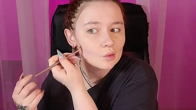 Snapshot of carolina_elf chatting on 02/11/25, 05:58 carolina elf online show from 02/11/25, 05:58