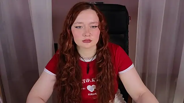 Snapshot of carolina_elf chatting on 02/15/25, 02:11 carolina elf online show from 02/15/25, 02:11