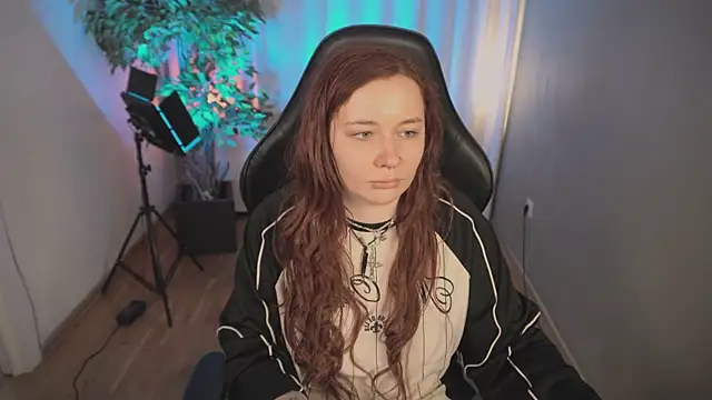 Snapshot of carolina_elf chatting on 03/02/25, 01:16 carolina elf online show from 03/02/25, 01:16