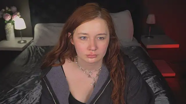 Snapshot of carolina_elf chatting on 03/18/25, 09:52 carolina elf online show from 03/18/25, 09:52