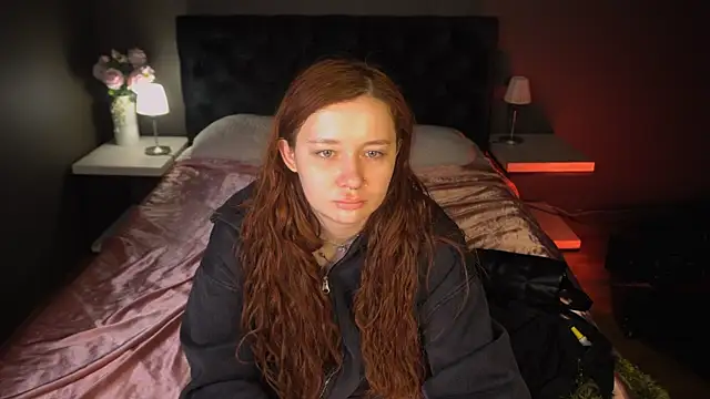 Snapshot of carolina_elf chatting on 03/19/25, 06:24 carolina elf online show from 03/19/25, 06:24