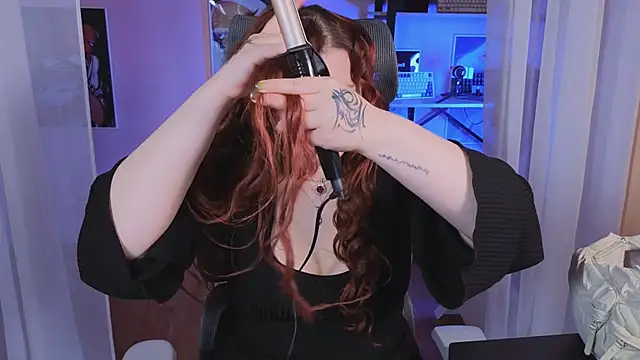 Snapshot of carolina_elf chatting on 11/09/25, 05:28 carolina elf online show from 11/09/25, 05:28