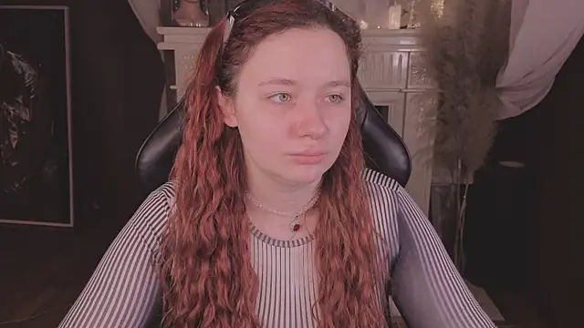 Snapshot of carolina_elf chatting on 11/11/25, 12:49 carolina elf online show from 11/11/25, 12:49