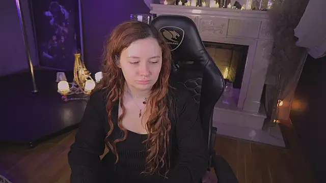 Snapshot of carolina_elf chatting on 11/25/25, 01:55 carolina elf online show from 11/25/25, 01:55