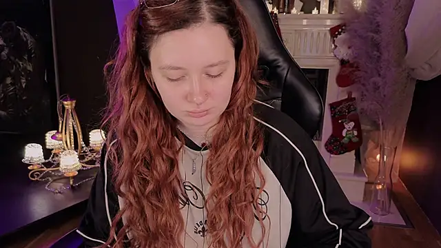 Snapshot of carolina_elf chatting on 12/03/25, 09:40 carolina elf online show from 12/03/25, 09:40