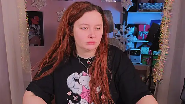 Snapshot of carolina_elf chatting on 12/17/25, 04:40 carolina elf online show from 12/17/25, 04:40