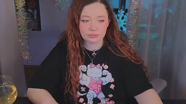 Snapshot of carolina_elf chatting on 12/21/25, 08:27 carolina elf online show from 12/21/25, 08:27