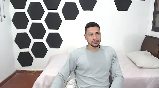 Snapshot of Jhors__Collens chatting on 12/12/24, 04:37 Jhors Collens online show from 12/12/24, 04:37