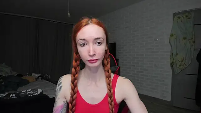 Snapshot of Roxy_Silver chatting on 12/05/25, 04:03 Roxy Silver online show from 12/05/25, 04:03