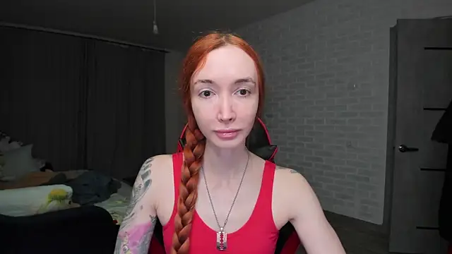 Snapshot of Roxy_Silver chatting on 12/15/25, 07:18 Roxy Silver online show from 12/15/25, 07:18