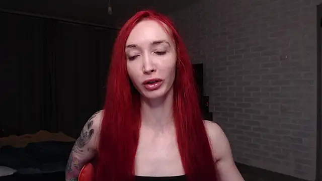 Snapshot of Roxy_Silver chatting on 06/12/26, 10:08 Roxy Silver online show from 06/12/26, 10:08