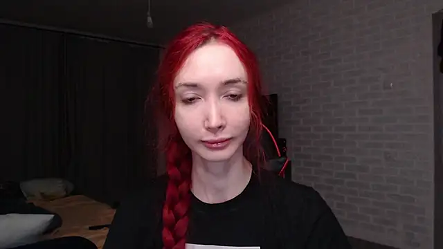 Snapshot of Roxy_Silver chatting on 06/19/26, 08:56 Roxy Silver online show from 06/19/26, 08:56
