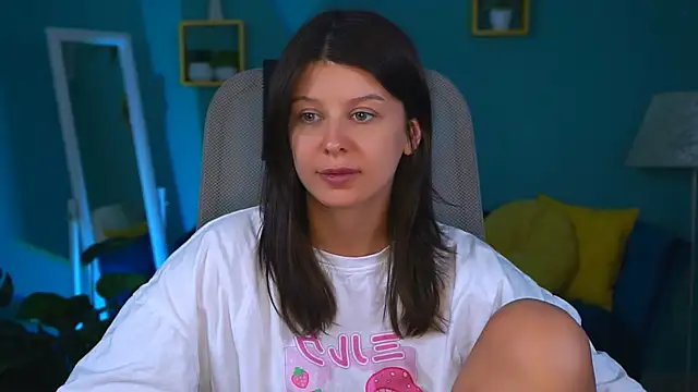 NicoleMun online show from 02/04/25, 12:22