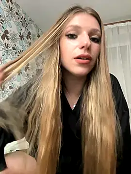 Snapshot of adel_secret chatting on 10/25/25, 08:03 adel secret online show from 10/25/25, 08:03