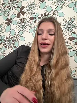 Snapshot of adel_secret chatting on 01/17/26, 12:43 adel secret online show from 01/17/26, 12:43