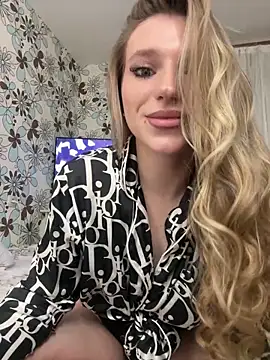 Snapshot of adel_secret chatting on 02/04/26, 09:09 adel secret online show from 02/04/26, 09:09