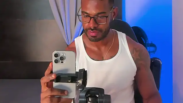 Snapshot of Ganiimedes chatting on 10/06/25, 01:14 Ganiimedes online show from 10/06/25, 01:14