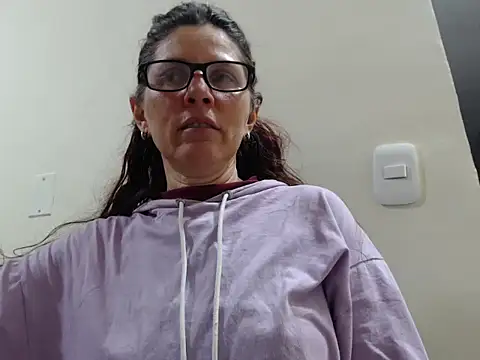 Snapshot of Alicia_inblack chatting on 09/12/25, 10:54 Alicia inblack online show from 09/12/25, 10:54