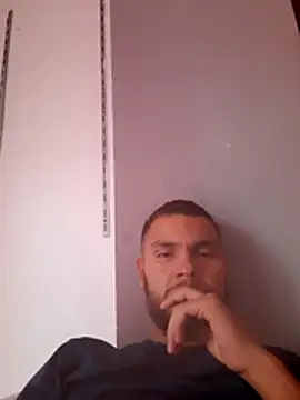 Snapshot of Chofle1 chatting on 05/02/26, 02:44 Chofle1 online show from 05/02/26, 02:44