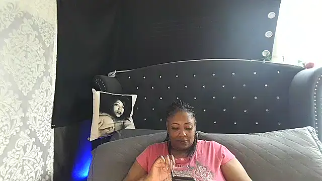 Snapshot of msyvette1970@xh chatting on 01/15/25, 05:15 msyvette1970xh online show from 01/15/25, 05:15