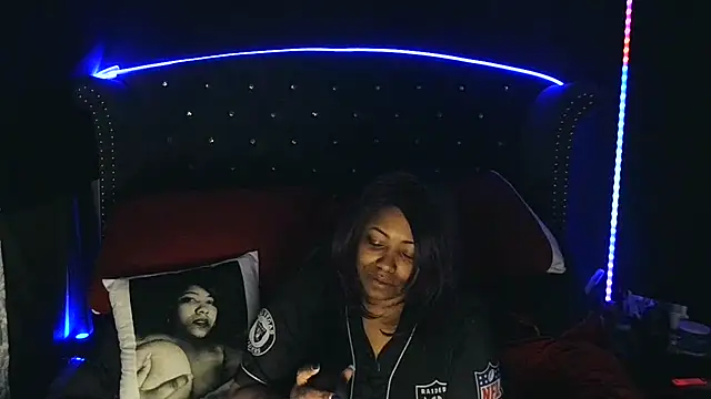 Snapshot of msyvette1970@xh chatting on 02/14/25, 06:02 msyvette1970xh online show from 02/14/25, 06:02