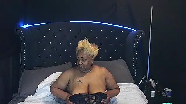 Snapshot of msyvette1970@xh chatting on 03/02/25, 03:27 msyvette1970xh online show from 03/02/25, 03:27