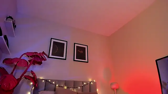 Violetta Nur online show from 02/25/26, 09:24