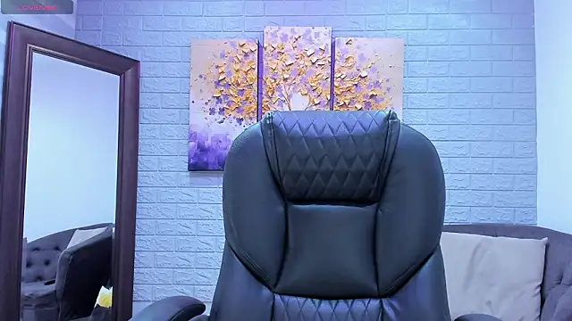  LaraMom  online show from 03/25/26, 05:52