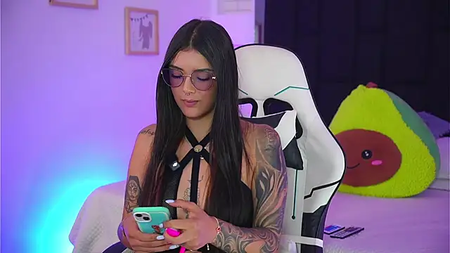 Marianamonroe  online show from 04/01/26, 07:00