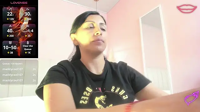 tiffani  love online show from 01/30/25, 12:48