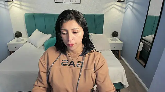 tiffani  love online show from 02/22/25, 01:35