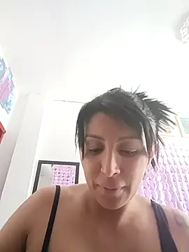 tiffani  love online show from 09/10/25, 05:46