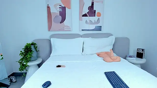 Emi latingirl online show from 03/11/25, 08:53