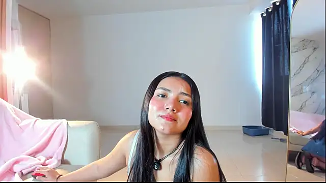 Snapshot of Emi_latingirl chatting on 03/16/26, 08:13 Emi latingirl online show from 03/16/26, 08:13