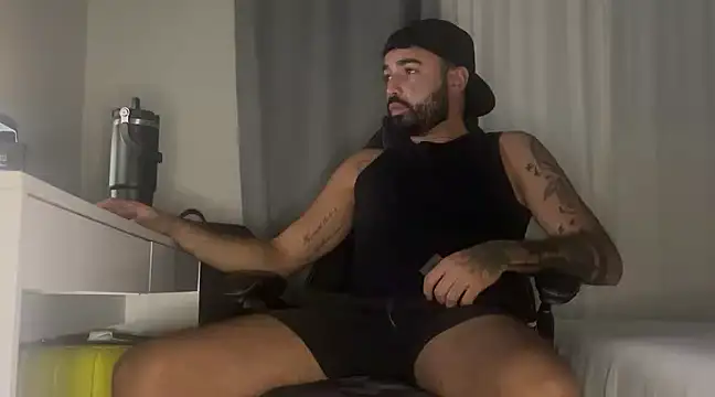 MiloCtc online show from 02/12/25, 03:07