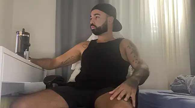 MiloCtc online show from 02/20/25, 03:52