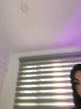 Snapshot of babybriexxx chatting on 12/18/24, 06:25 babybriexxx online show from 12/18/24, 06:25