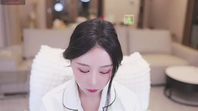 Snapshot of JayPope chatting on 11/21/25, 12:59 JayPope online show from 11/21/25, 12:59