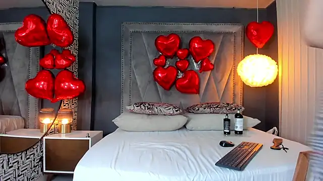 nahomi sweett online show from 02/06/25, 10:59