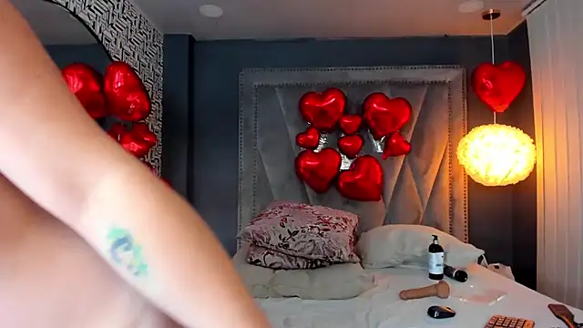 nahomi sweett online show from 02/07/25, 02:04