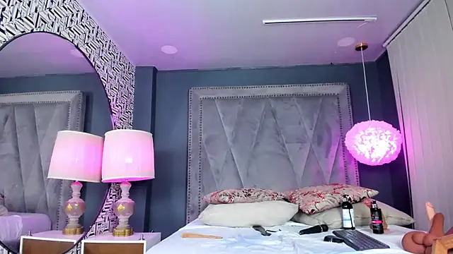 nahomi sweett online show from 03/11/25, 05:35