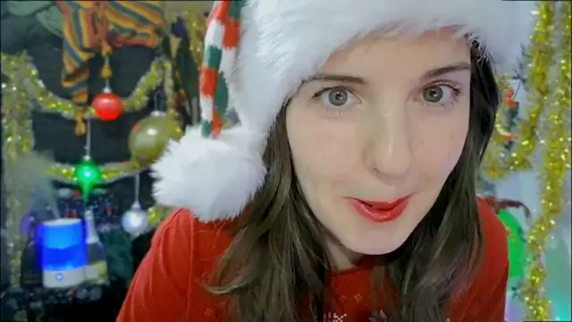 Snapshot of oxitocindi chatting on 01/01/25, 12:32 oxitocindi online show from 01/01/25, 12:32