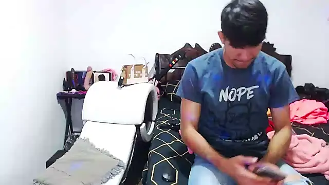 Snapshot of Candy-love87 chatting on 01/08/25, 02:46 Candy-love87 online show from 01/08/25, 02:46