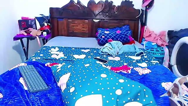 Snapshot of Candy-love87 chatting on 01/26/25, 07:52 Candy-love87 online show from 01/26/25, 07:52