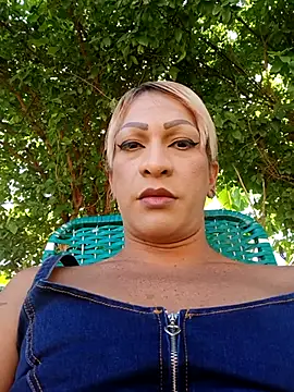 Snapshot of Candy-love87 chatting on 10/24/25, 02:02 Candy-love87 online show from 10/24/25, 02:02